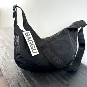 BAGGU Medium Crescent Bag NWT